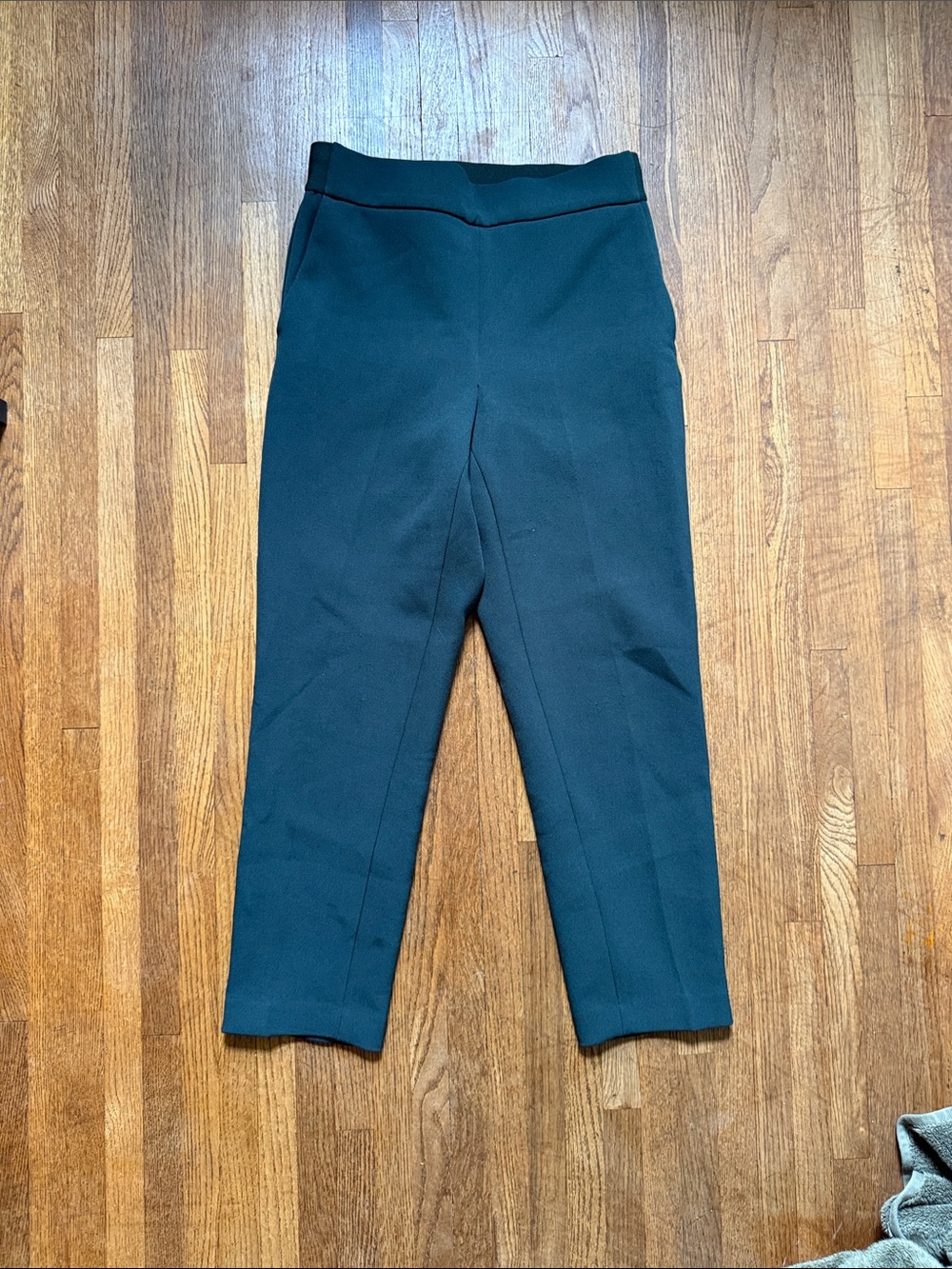Classic High-Waist Green Cropped Trousers